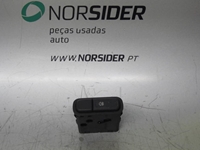 Picture of Comando / botão desembaciamento de oculo traseiro Rover Serie 400 de 1995 a 2000