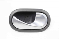 Imagem de Puxador interior frente direito Renault Grand Scenic II Fase I de 2004 a 2006 | 8200028486