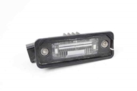 Imagen de Piloto matricula derecho Volkswagen Passat Sedan de 2005 a 2010 | SATURNUS
1J6943021B