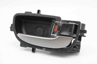 Picture of Puxador interior trás direito Toyota Yaris de 2014 a 2017 | 69205-0D271
69205-0D201
69205-02330
69205-0D450