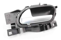 Imagen de Maneta interior de puerta trasera izquierda Peugeot 208 de 2012 a 2015 | 96555518VV