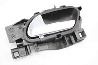 Imagen de Maneta interior de puerta delantera izquierda Peugeot 208 de 2012 a 2015 | 96555518VV