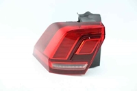 Immagine di Luce pannello posteriore sinistra Volkswagen Tiguan da 2016 a 2020 | 5NA945095E - 5NA945095C - 2SD01251901 - HELLA